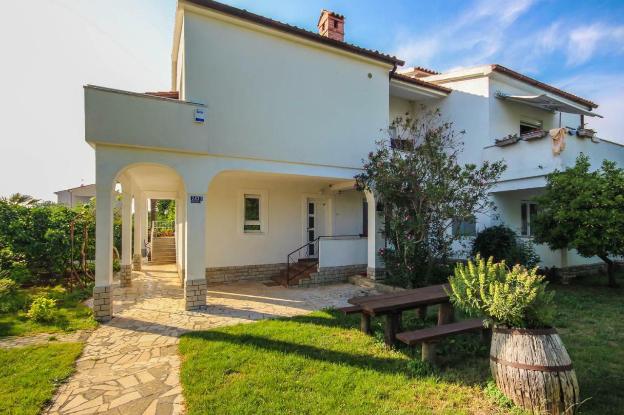 Cukon Holiday Home Medulin Exterior photo